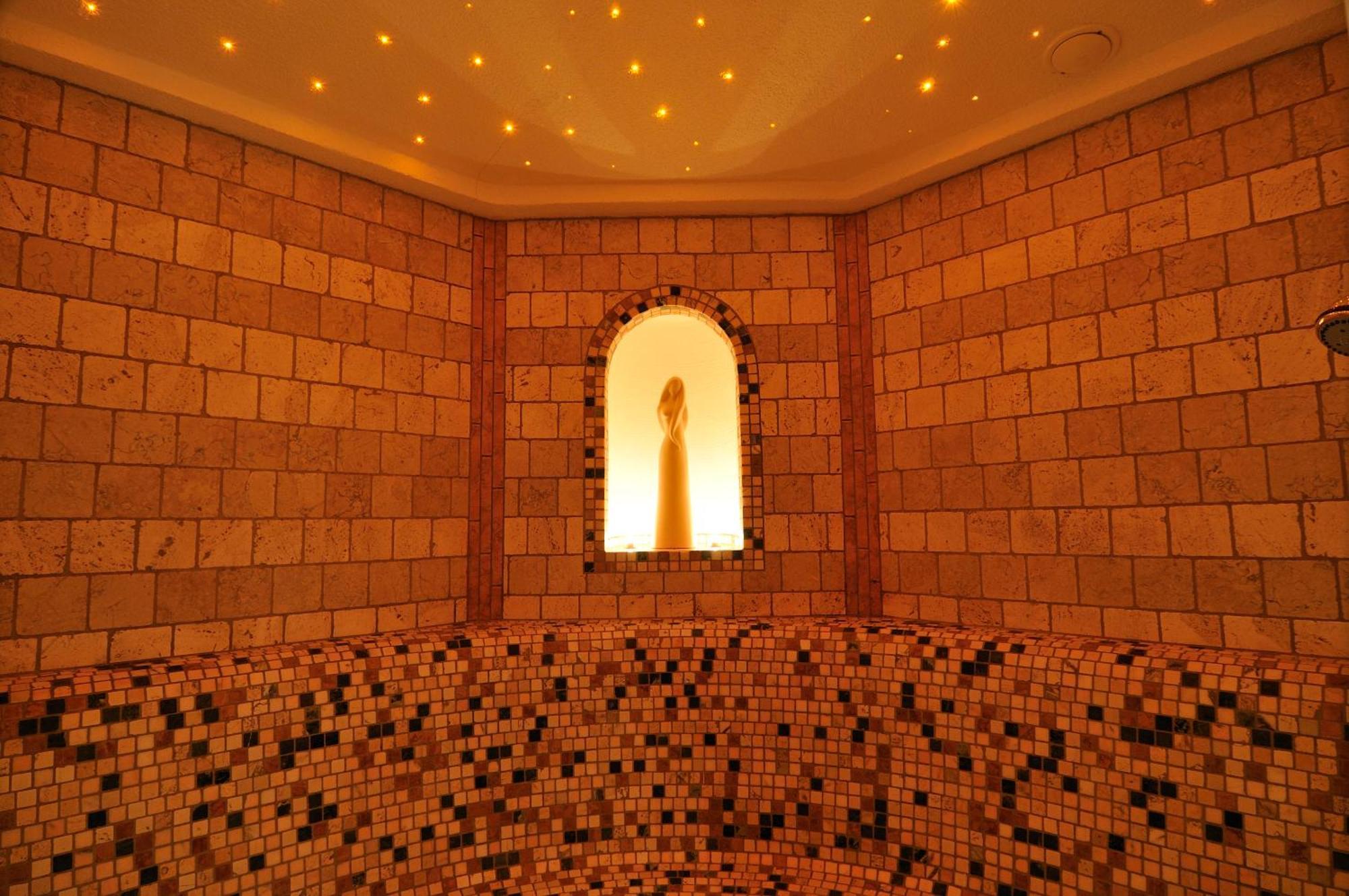 Garni Hotel Iris เซลวาดีวัลการ์เดนา ภายนอก รูปภาพ